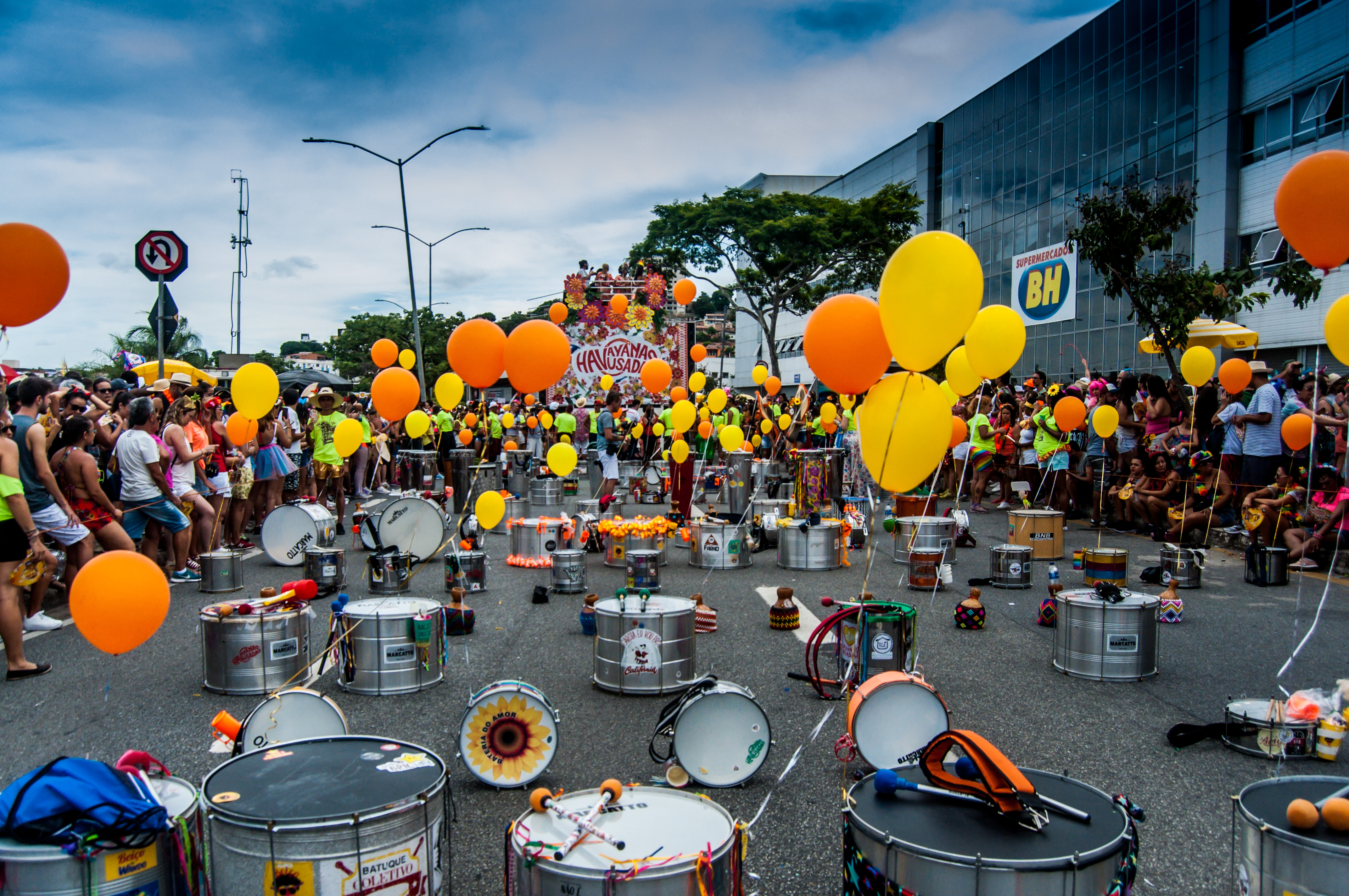 ​Carnaval de BH 2024 já está vivo com oficinas gratuitas de percussão do bloco Havayanas Usadas