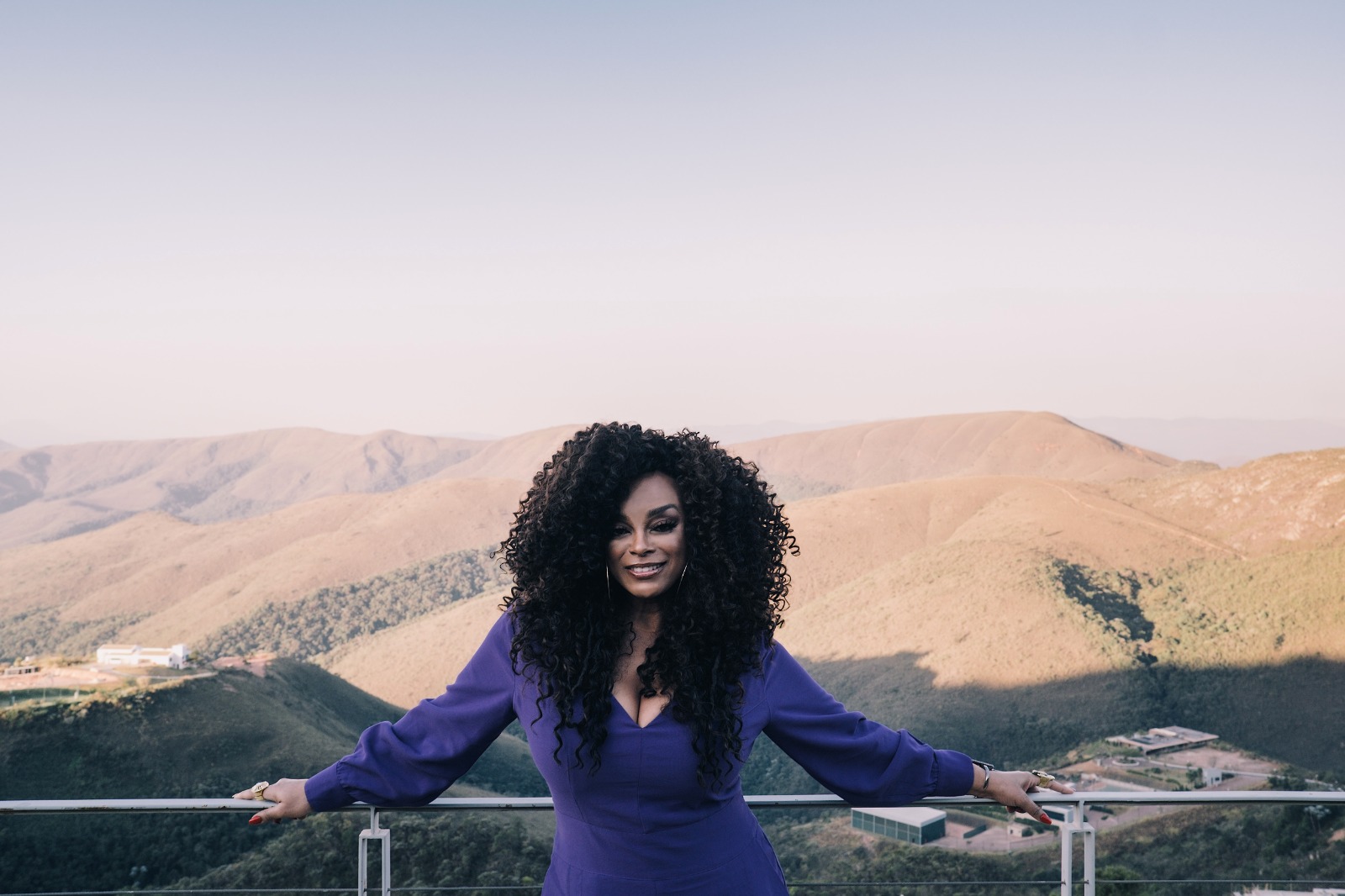Sonastério ilumina lança nova edição com a cantora Paula Lima, em streaming e no YouTube