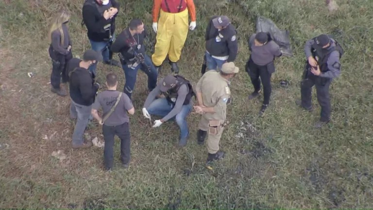 Polícia acha ossada que pode ser de um dos três meninos de Belford Roxo