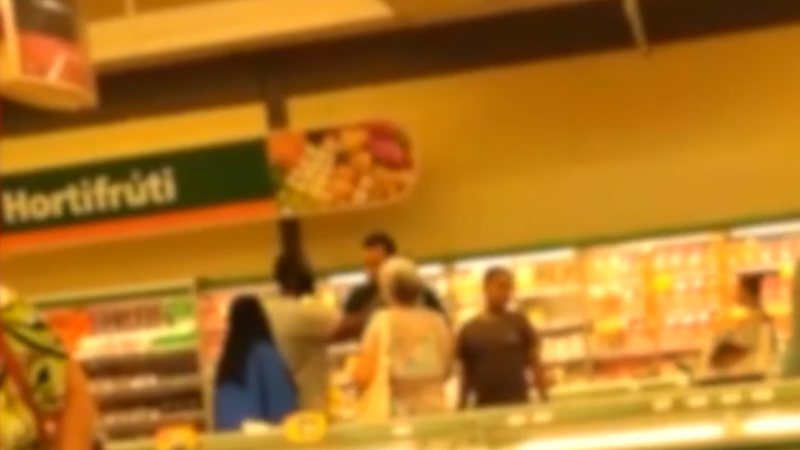 Professor sofre agressão e ataque racista ao defender filho de 6 anos de acusação de roubo em mercado de MS