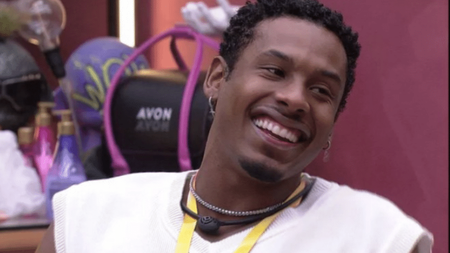 Páginas confundem amigos de Paulo André com seguranças e acusam atleta de ‘estrelismo’
