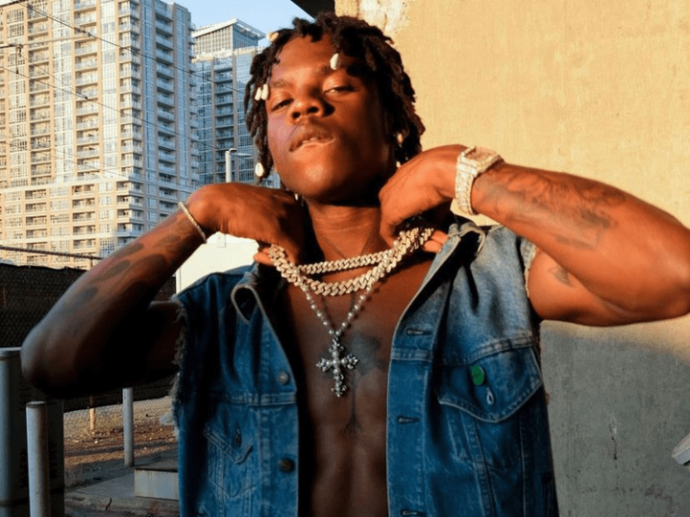Com “Calm Down”, Rema é o primeiro artista nigeriano a conseguir TOP 5 nos EUA