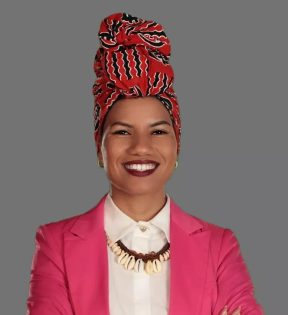 Candidata diz ter sido intimada a trocar foto com turbante; TRE alega enquadramento