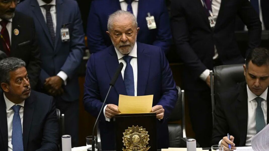 “Criamos o Ministério da Promoção da Igualdade Racial para ampliar a política de cotas”, diz Lula em seu discurso de posse