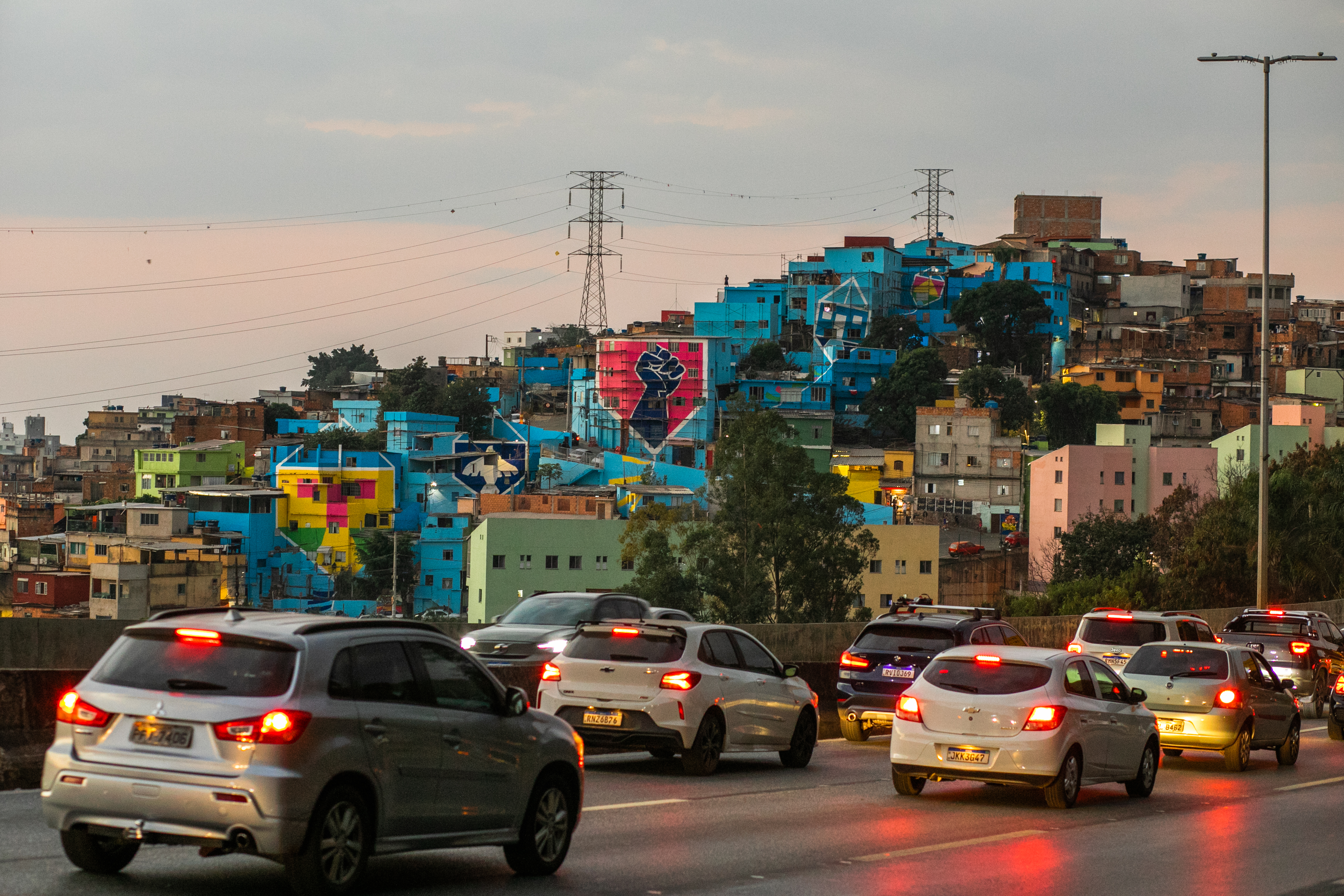 MAMU 2025 - AGLOMERADO DA SERRA É O NOVO CENÁRIO DE GRANDE OBRA DE ARTE URBANA A CÉU ABERTO