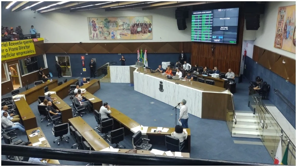 Mulheres acionam guardas para denunciar ofensas racistas em votação na Câmara Municipal de BH
