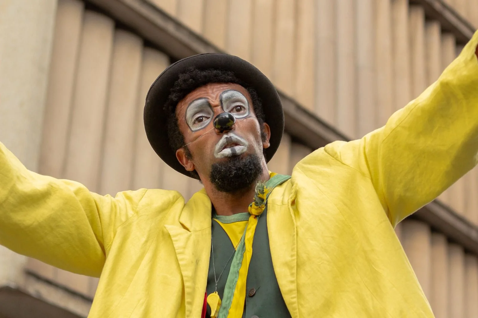 “CIRCULAÇÃO PALHAÇO CHOURIÇO”: Projeto cultural itinerante leva a arte do circo, gratuitamente, para as regionais de BH