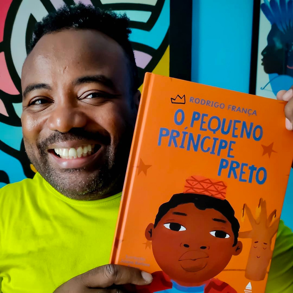 Rodrigo França comemora 20 anos da lei que obriga ensino da cultura afro-brasileira nas escolas: “Adotam minhas obras para reflexão”