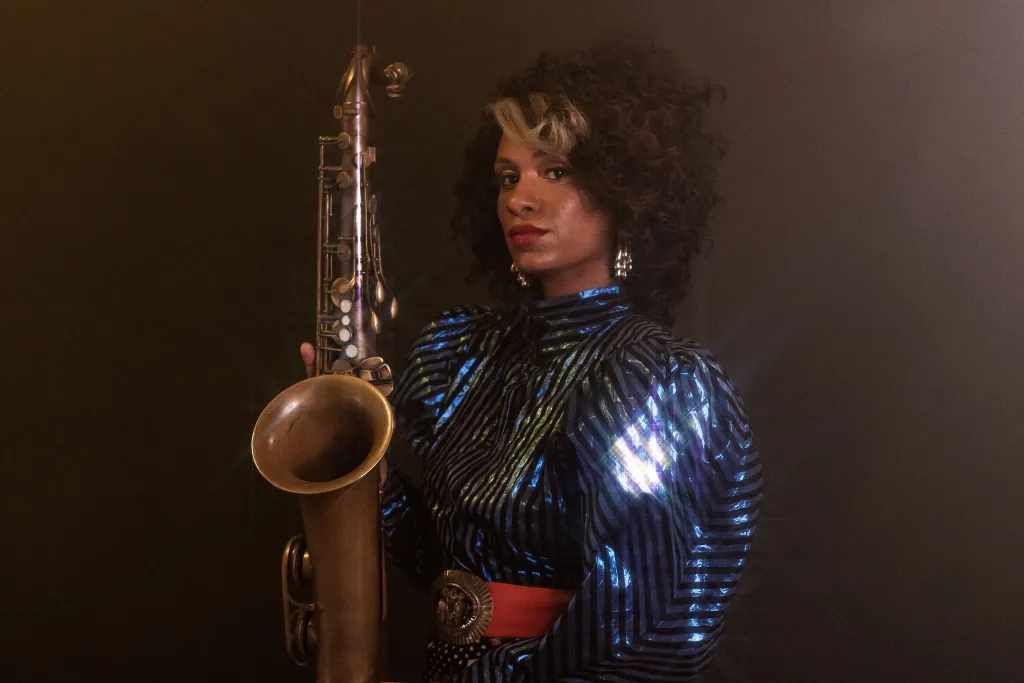 Saxofonista Suka Figueiredo lança álbum “AFROLATINA” em celebração à mulher negra