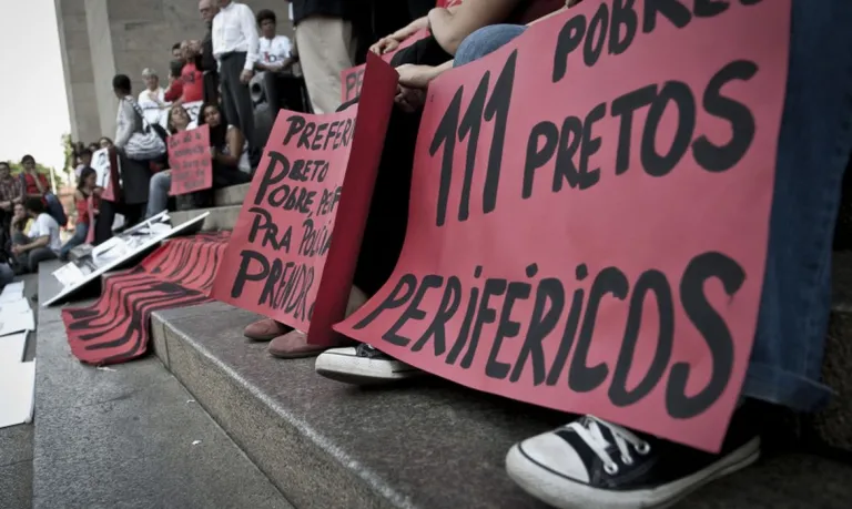 Comissão aprova anistia a PMs envolvidos no Massacre do Carandiru