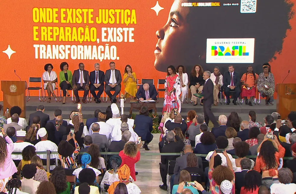 Decreto institui cotas raciais em 30% dos cargos de confiança