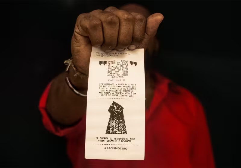 QR Code vira símbolo contra racismo no Brasil. Notas fiscais de respeito