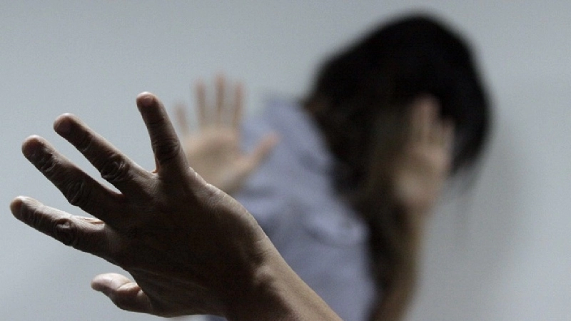A cada 9 minutos, uma mulher é vítima de estupro no Brasil