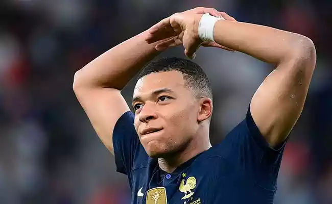 Mbappé é alvo de ofensas transfóbicas e racistas na internet