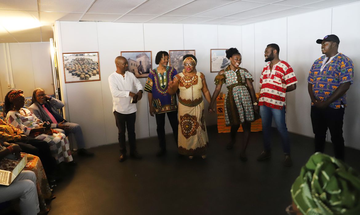 Fundação Palmares recebe fundador do Museu da Herança Pan-Africana